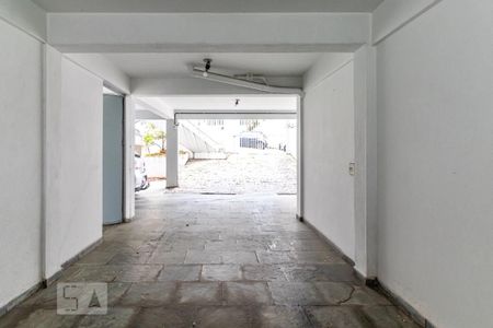 Casa à venda com 287m², 4 quartos e 6 vagas Casa à venda com 287m², 4 quartos e 6 vagasGaragem