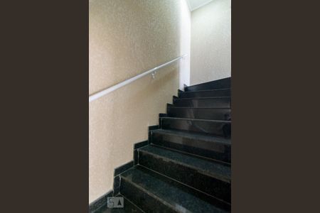 Apartamento à venda com 144m², 2 quartos e 2 vagasEscada