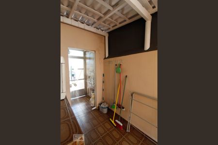 Casa para alugar com 320m², 3 quartos e 4 vagas Casa para alugar com 320m², 3 quartos e 4 vagasHall