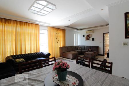 Sala de casa para alugar com 3 quartos, 320m² em Jardim Santa Mena, Guarulhos