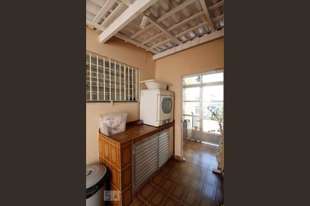 Casa para alugar com 320m², 3 quartos e 4 vagas Casa para alugar com 320m², 3 quartos e 4 vagasHall