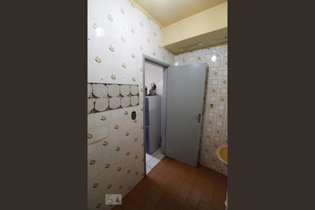 Casa para alugar com 320m², 3 quartos e 4 vagas Casa para alugar com 320m², 3 quartos e 4 vagasBanheiro da Edícula