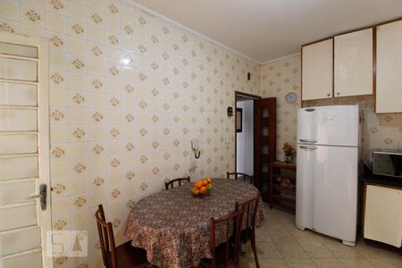 Casa para alugar com 320m², 3 quartos e 4 vagas Casa para alugar com 320m², 3 quartos e 4 vagasCozinha