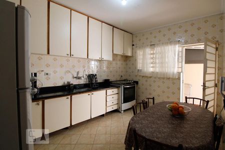 Casa para alugar com 320m², 3 quartos e 4 vagas Casa para alugar com 320m², 3 quartos e 4 vagasCozinha