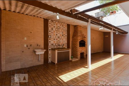 Casa para alugar com 320m², 3 quartos e 4 vagas Casa para alugar com 320m², 3 quartos e 4 vagasÁrea de Serviço