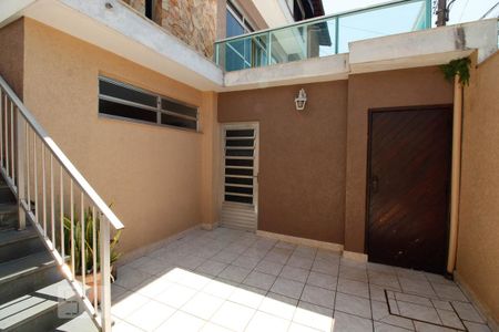 Casa para alugar com 320m², 3 quartos e 4 vagas Casa para alugar com 320m², 3 quartos e 4 vagasQuintal