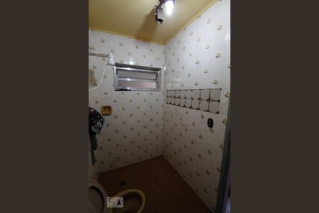 Casa para alugar com 320m², 3 quartos e 4 vagas Casa para alugar com 320m², 3 quartos e 4 vagasBanheiro da Edícula