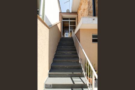 Casa para alugar com 320m², 3 quartos e 4 vagas Casa para alugar com 320m², 3 quartos e 4 vagasHall