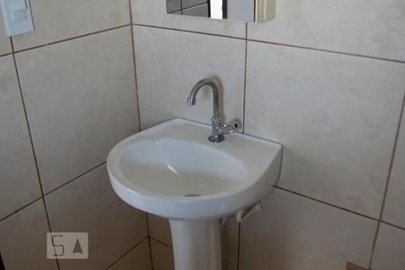 Casa à venda com 70m², 1 quarto e 1 vaga Casa à venda com 70m², 1 quarto e 1 vagaBANHEIRO