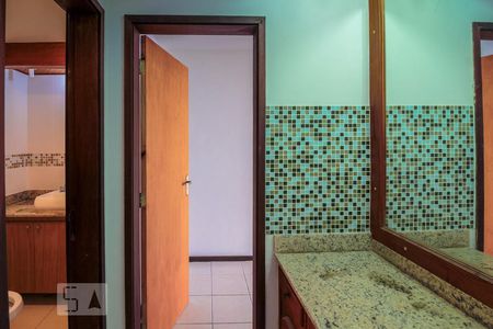 Banheiro Corredor de apartamento para alugar com 1 quarto, 80m² em Barra da Tijuca, Rio de Janeiro