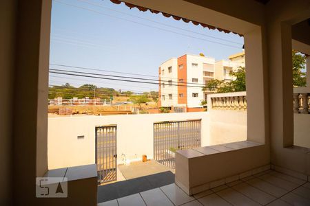 Casa para alugar com 80m², 2 quartos e 2 vagasVaranda