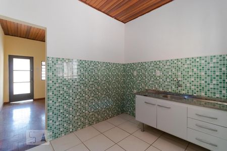 Casa para alugar com 80m², 2 quartos e 2 vagasCozinha