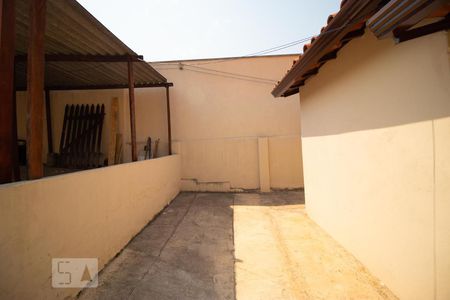 Casa para alugar com 80m², 2 quartos e 2 vagasQuintal