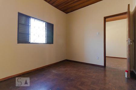 Casa para alugar com 80m², 2 quartos e 2 vagasQuarto 01