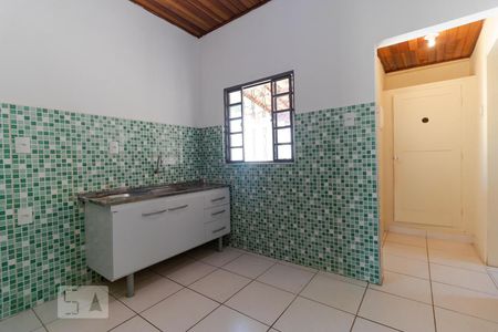 Casa para alugar com 80m², 2 quartos e 2 vagasCozinha