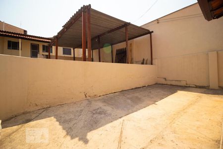 Casa para alugar com 80m², 2 quartos e 2 vagasQuintal