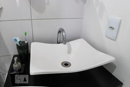 Banheiro de apartamento à venda com 2 quartos, 41m² em Vila Ema, São Paulo