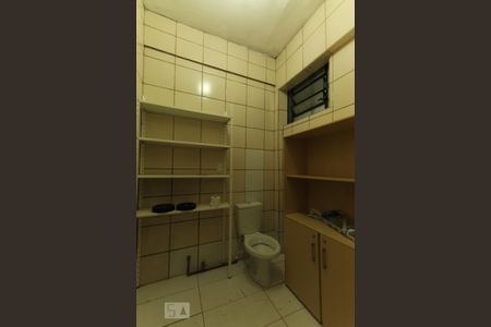 Casa à venda com 170m², 3 quartos e 5 vagas Casa à venda com 170m², 3 quartos e 5 vagasBanheiro