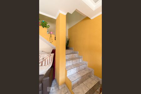Escadas de casa de condomínio à venda com 2 quartos, 72m² em Jardim Adriana, Guarulhos