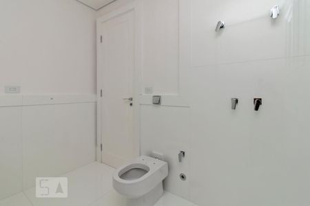 Casa à venda com 750m², 4 quartos e 15 vagasBanheiro da Suíte 4