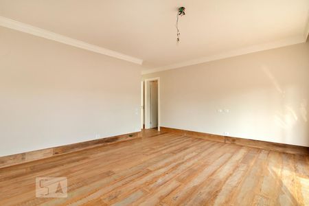 Casa à venda com 750m², 4 quartos e 15 vagasSuíte 3