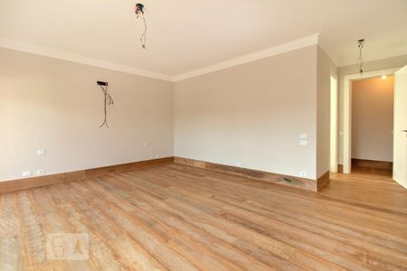 Casa à venda com 750m², 4 quartos e 15 vagasSuíte 3