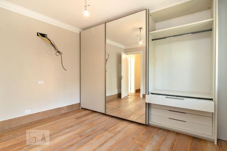 Casa à venda com 750m², 4 quartos e 15 vagasSuíte 4