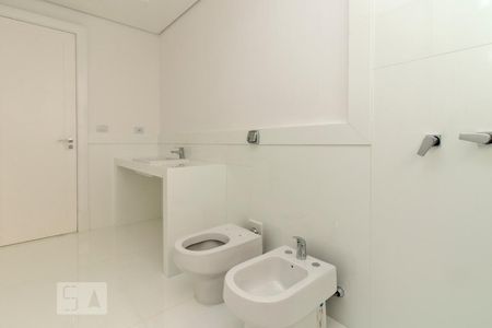 Casa à venda com 750m², 4 quartos e 15 vagasBanheiro da Suíte 3