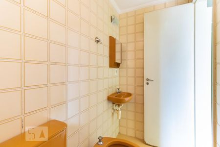 Banheiro de kitnet/studio para alugar com 1 quarto, 36m² em Botafogo, Campinas