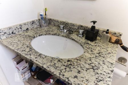 Apartamento à venda com 104m², 3 quartos e 2 vagasBanheiro da Suíte 2