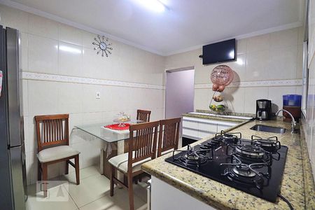 Casa à venda com 96m², 2 quartos e 2 vagasCozinha