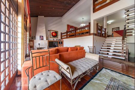 Casa à venda com 500m², 4 quartos e 4 vagas Casa à venda com 500m², 4 quartos e 4 vagasSala de Tv