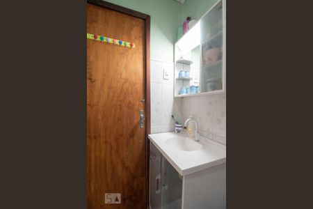 Casa à venda com 60m², 1 quarto e 2 vagasBanheiro