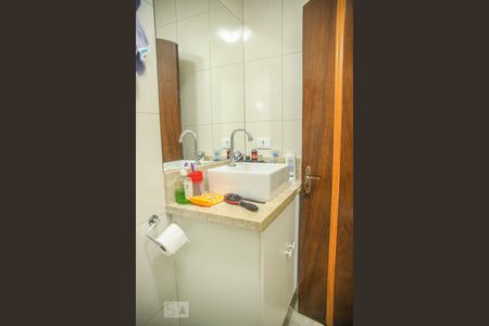 Casa à venda com 221m², 3 quartos e 5 vagasBanheiro Corredor 2