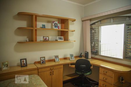 Casa à venda com 221m², 3 quartos e 5 vagasQuarto 2