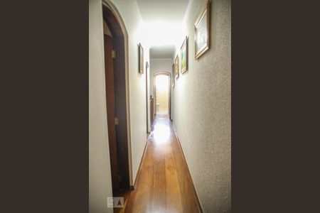 Corredor de casa à venda com 3 quartos, 221m² em Osvaldo Cruz, São Caetano do Sul