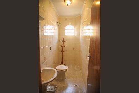 Casa à venda com 221m², 3 quartos e 5 vagasBanheiro da Suíte