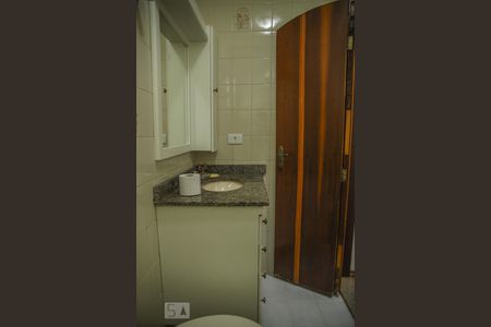 Casa à venda com 221m², 3 quartos e 5 vagasBanheiro Corredor 1