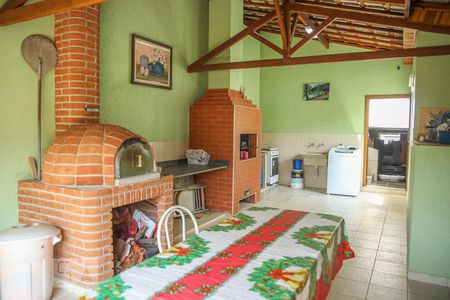 Casa à venda com 221m², 3 quartos e 5 vagasChurrasqueira