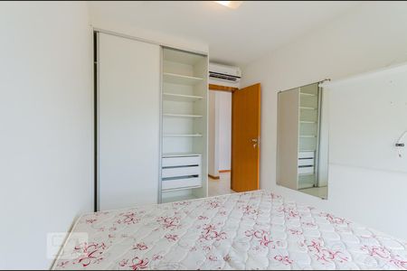 Closet do quarto de apartamento para alugar com 1 quarto, 60m² em Itaigara, Salvador