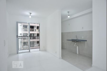 Sala de apartamento para alugar com 2 quartos, 45m² em Taquara, Rio de Janeiro