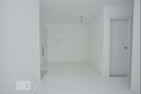 Sala de apartamento para alugar com 2 quartos, 45m² em Taquara, Rio de Janeiro