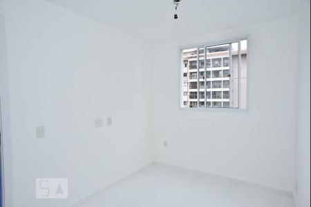 Quarto 1 de apartamento para alugar com 2 quartos, 45m² em Taquara, Rio de Janeiro