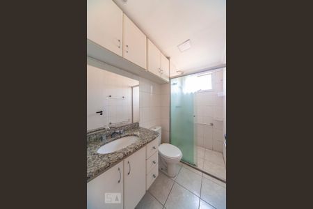 Banheiro de apartamento à venda com 2 quartos, 57m² em Vila América, Santo André