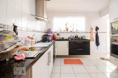 Casa à venda com 250m², 4 quartos e 6 vagasCozinha