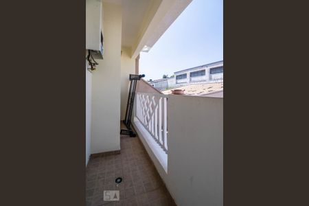 Casa à venda com 250m², 4 quartos e 6 vagasQuarto 2 - Sacada