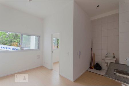 Sala e Cozinha de apartamento para alugar com 2 quartos, 35m² em Vila Pierina, São Paulo