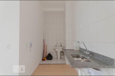 Sala e Cozinha de apartamento para alugar com 2 quartos, 34m² em Vila Pierina, São Paulo