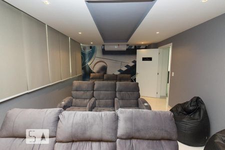 Apartamento à venda com 40m², 1 quarto e 1 vagaSala de Cinema