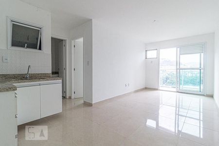 Sala/Cozinha de apartamento à venda com 1 quarto, 40m² em Taquara, Rio de Janeiro